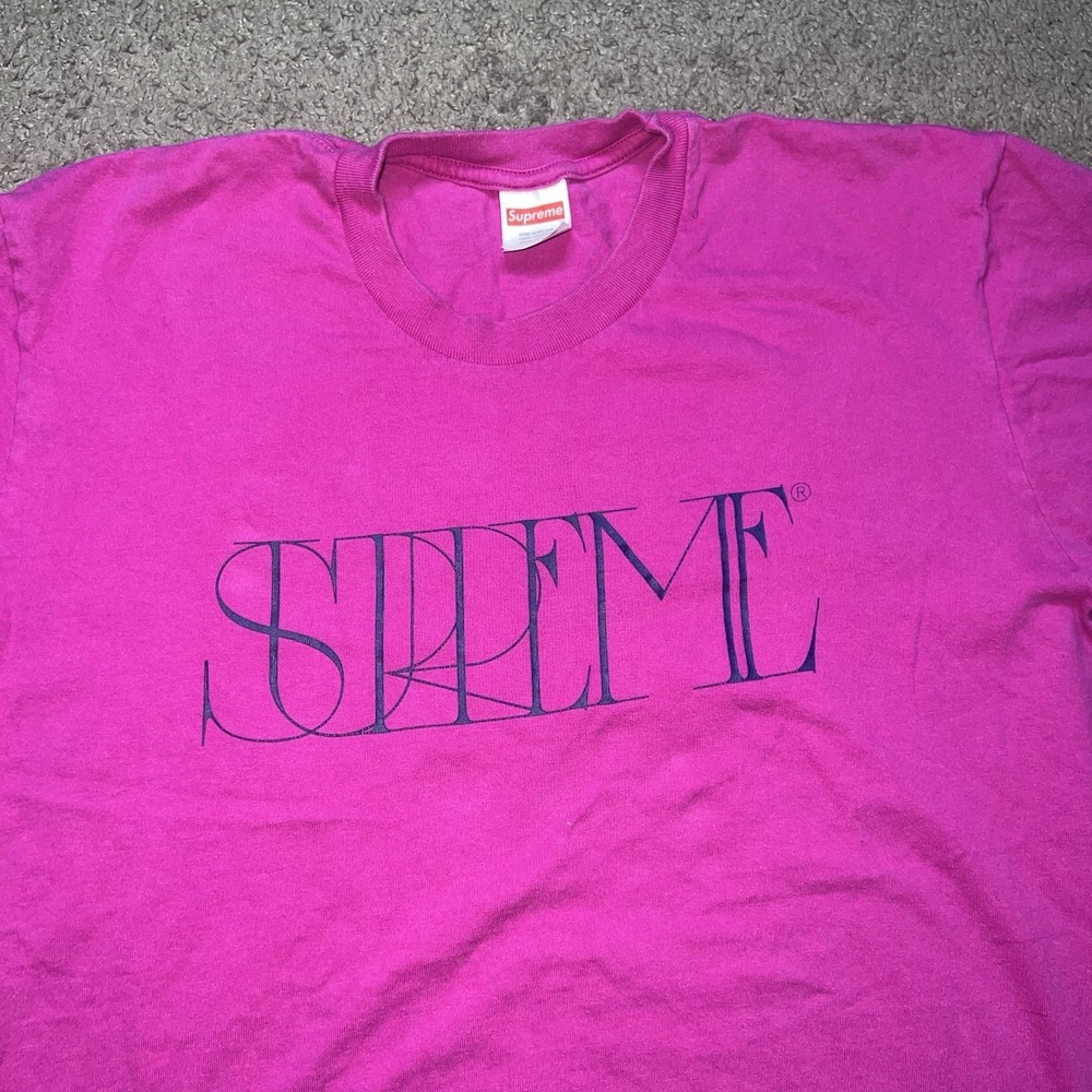 Supreme Trademark logo T-Shirt Men's size Large in Dark Pink